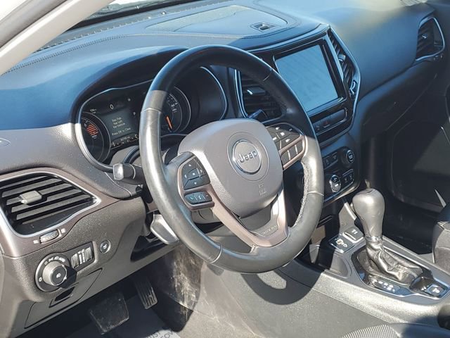 Used 2019 Jeep Cherokee Limited image 10