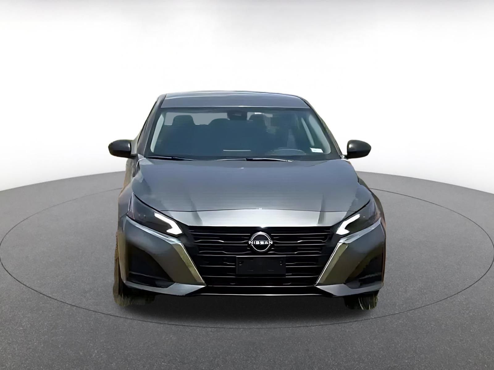 Used 2025 Nissan Altima 2.5 SV FWD image 4