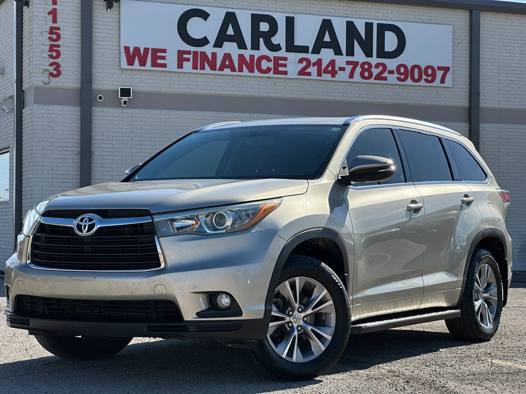 Used 2015 Toyota Highlander XLE image 1