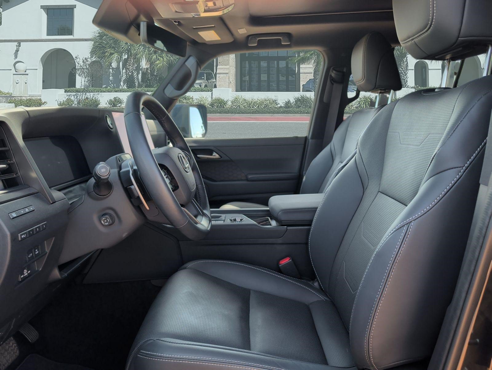 Used 2026 Lexus GX 550 w/ Accessory Package (2T) AWD/4WD image 11