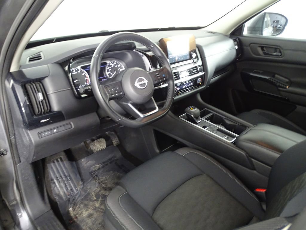 Used 2024 Nissan Pathfinder SV image 20