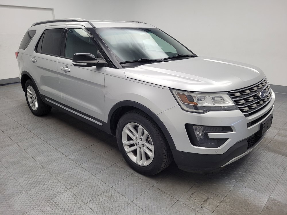 Used 2016 Ford Explorer XLT w/ Equipment Group 202A FWD image 13