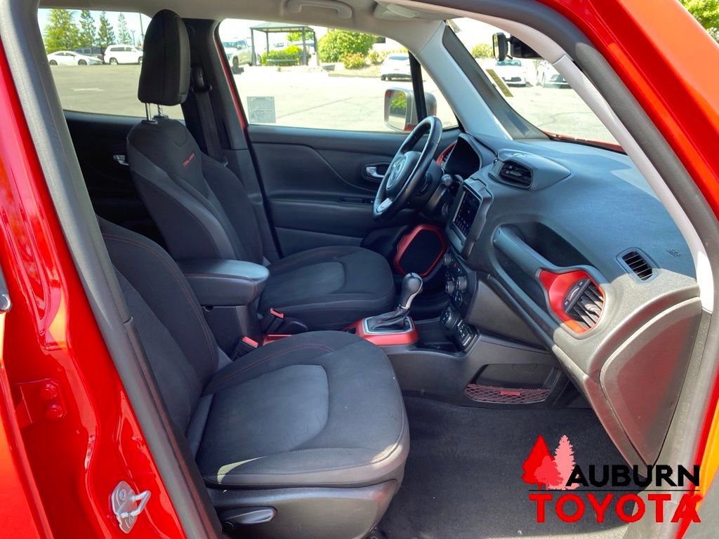 Used 2020 Jeep Renegade Trailhawk w/ Cold Weather Group AWD/4WD image 12