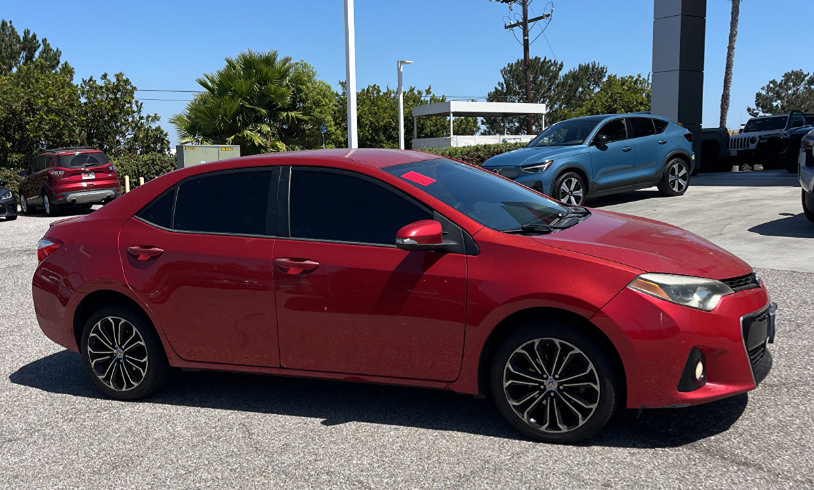 Used 2015 Toyota Corolla S FWD image 3