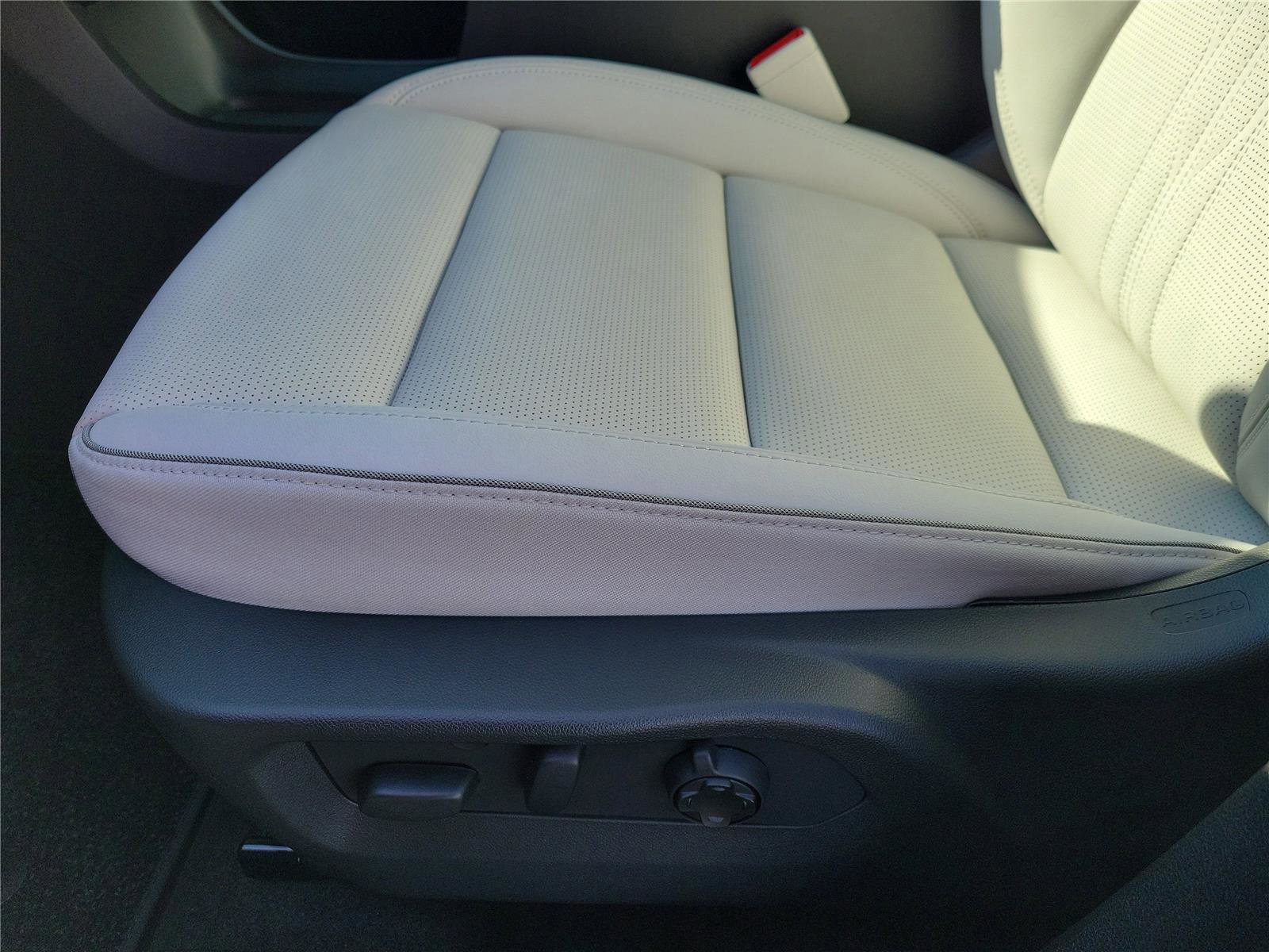 New 2026 Buick Envision Avenir image 17