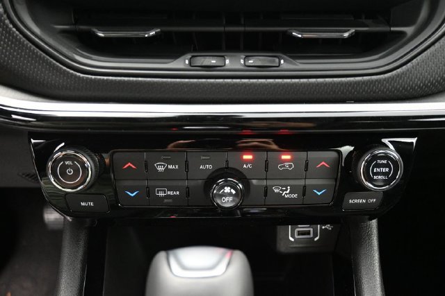 New 2026 Jeep Compass Trailhawk w/ Trailer Tow Group AWD/4WD image 24