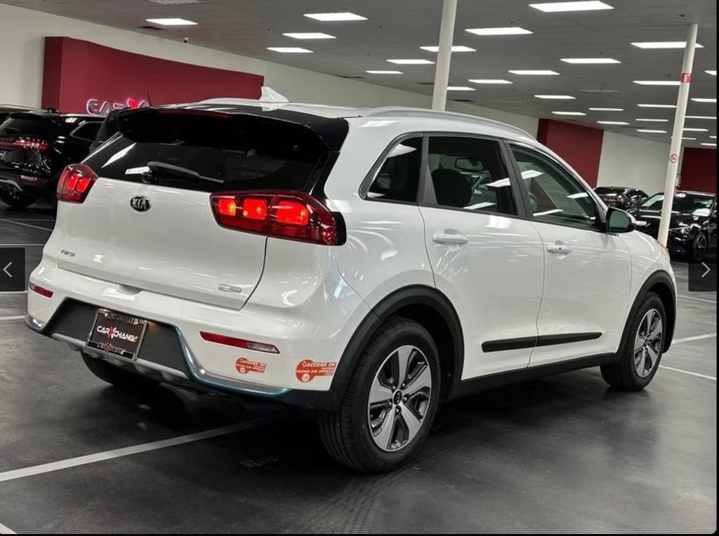 Used 2018 Kia Niro LX image 6