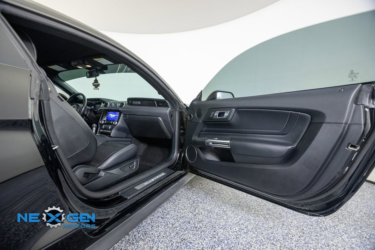 Used 2019 Ford Mustang GT Premium w/ GT Performance Package RWD image 32