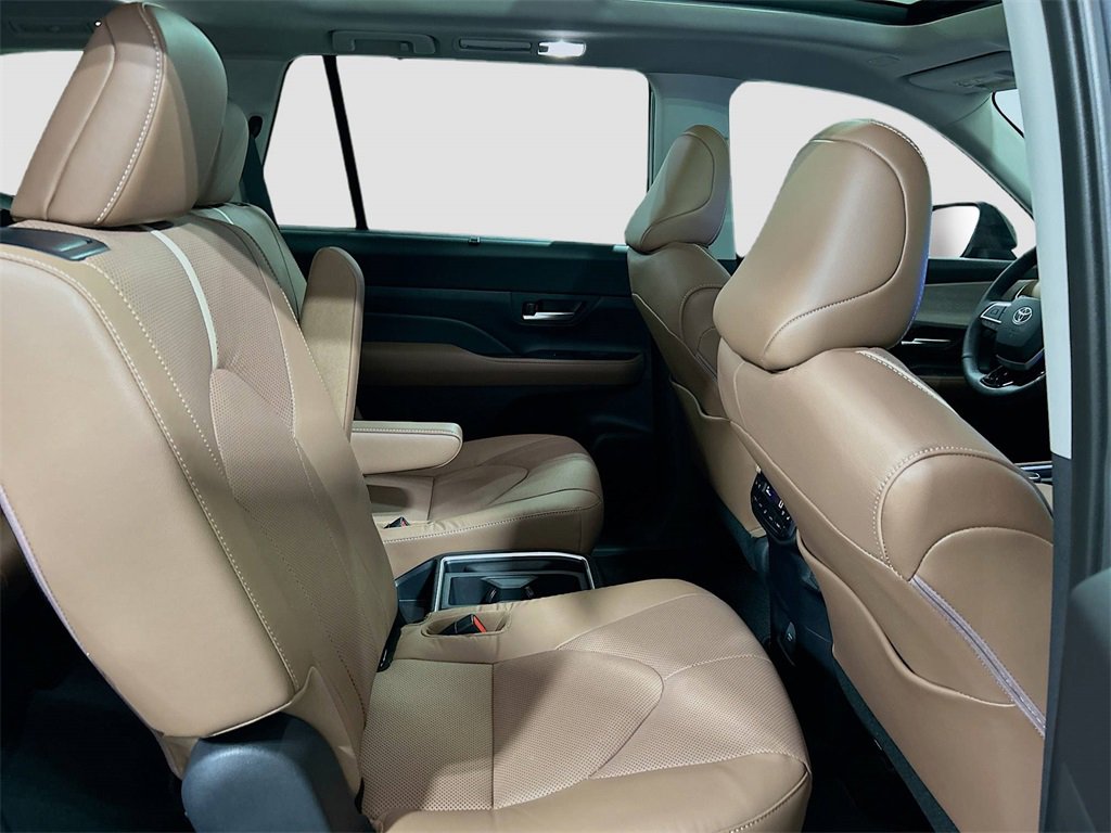 New 2026 Toyota Grand Highlander Platinum image 29