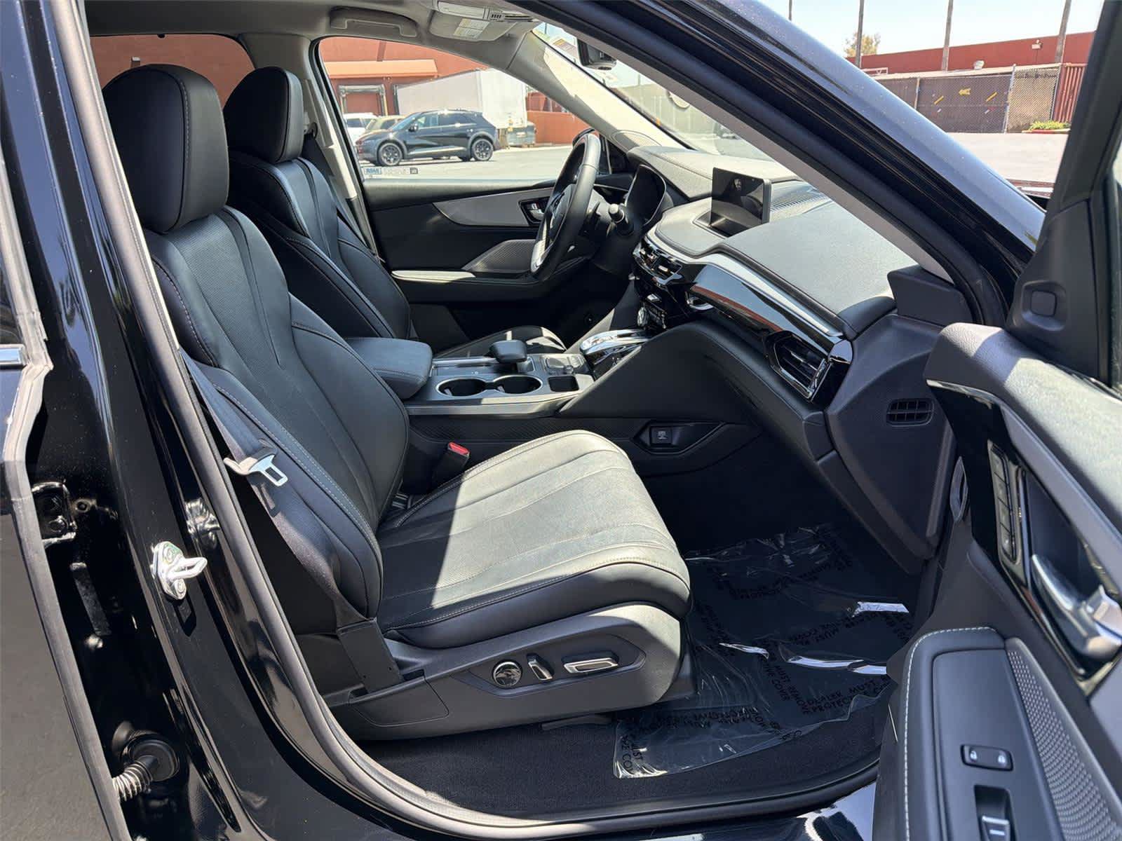 Certified 2024 Acura MDX w/ Technology Package FWD image 15