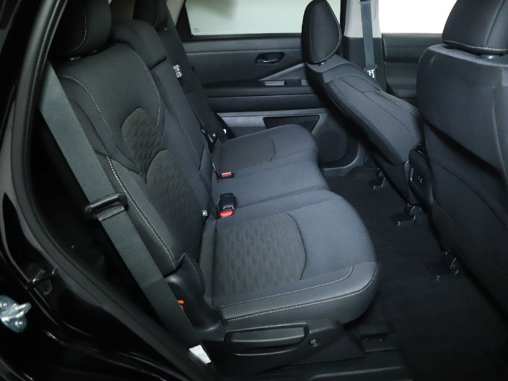 Certified 2025 Nissan Pathfinder SV AWD/4WD image 31