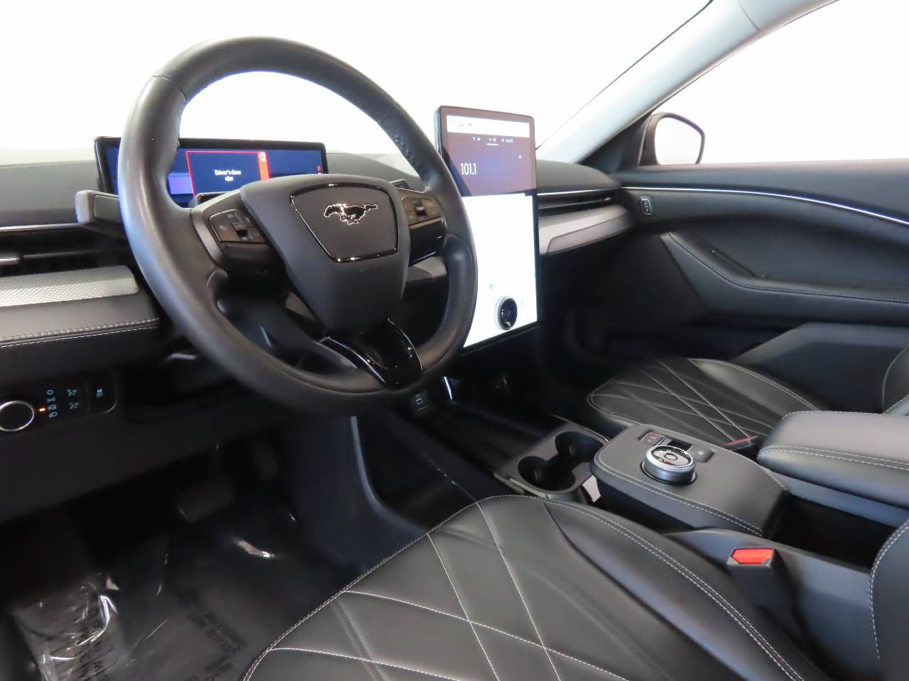 Used 2023 Ford Mustang Mach-E Select RWD image 7