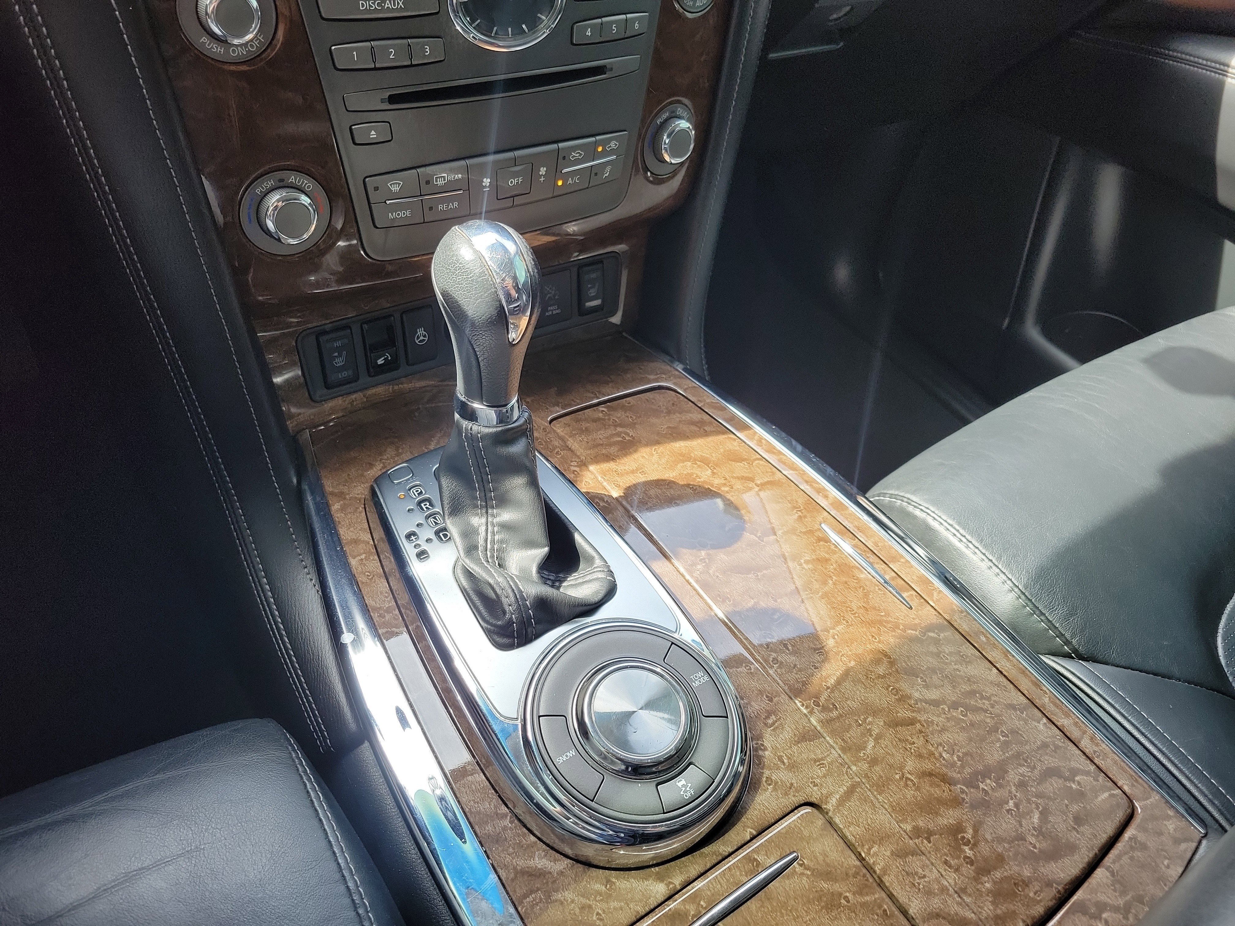 Used 2016 INFINITI QX80 Luxe w/ 22" Wheel Package image 30
