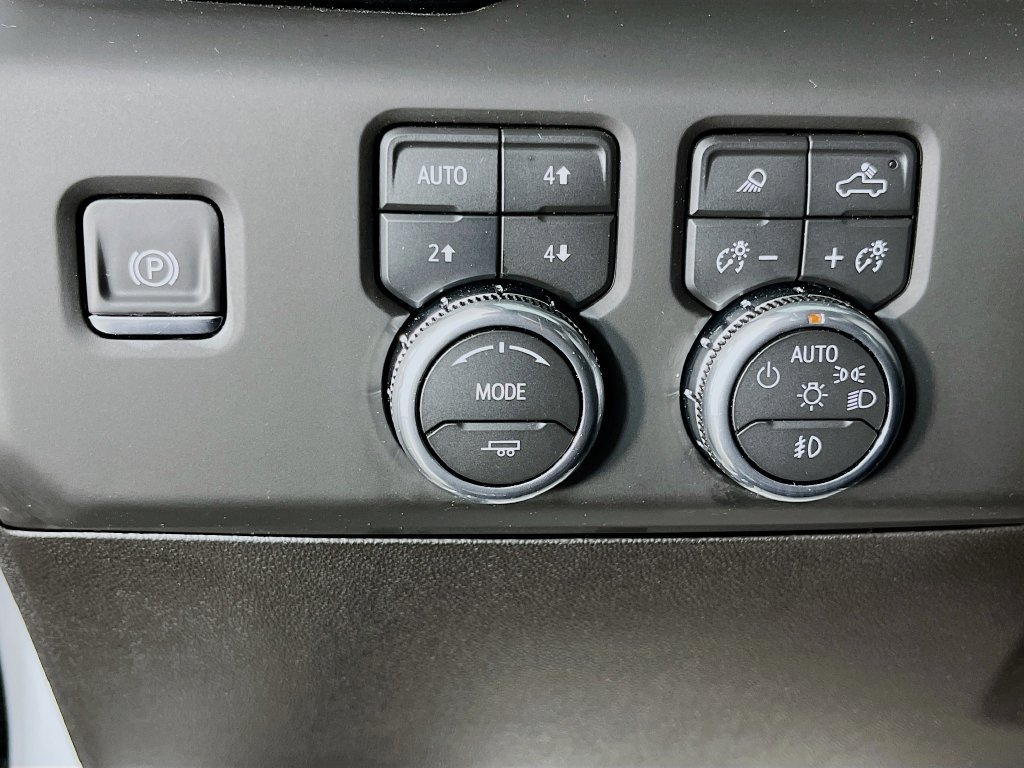 Used 2026 GMC Sierra 2500 AT4 AWD/4WD image 11