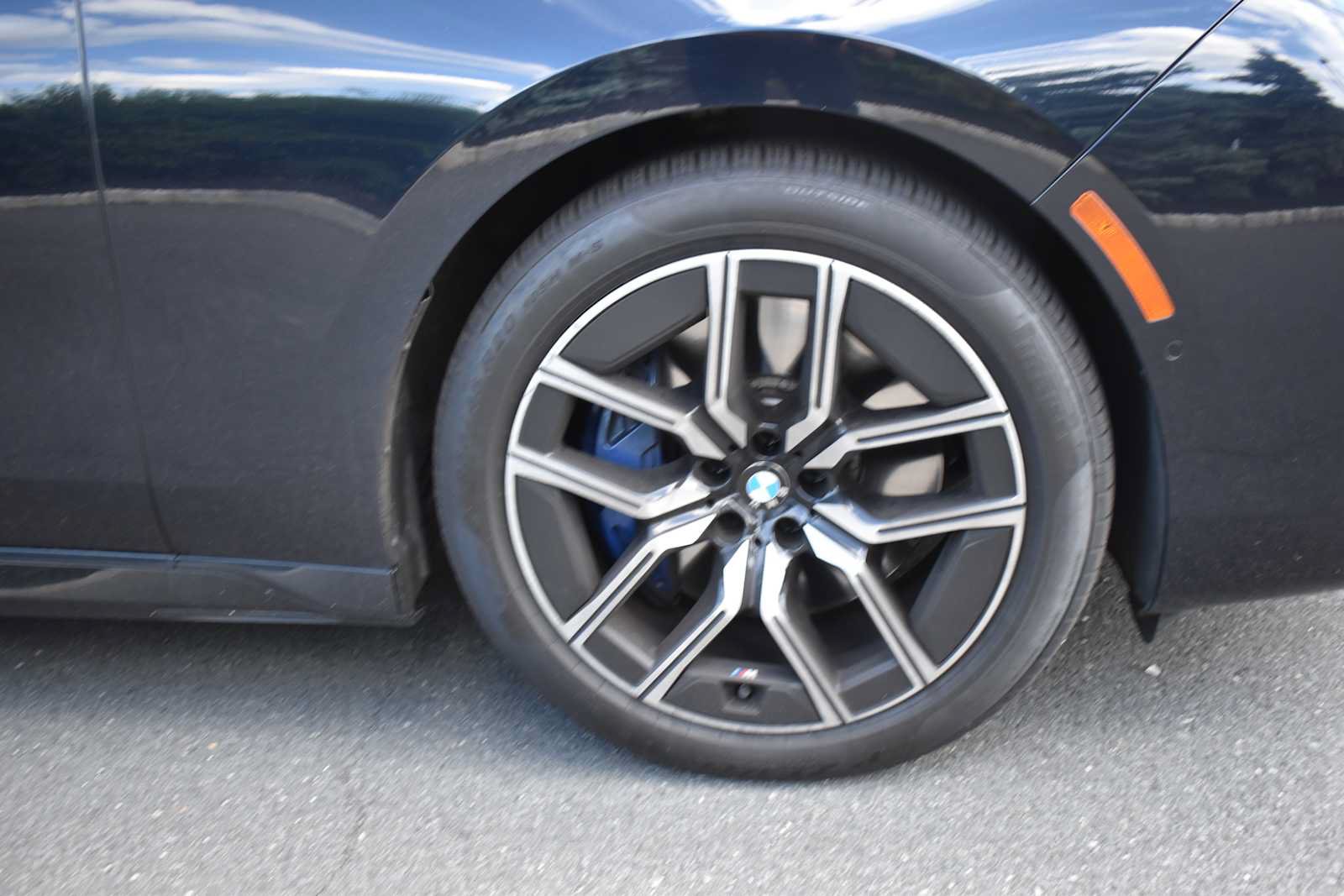 Certified 2024 BMW 740i xDrive AWD/4WD image 25