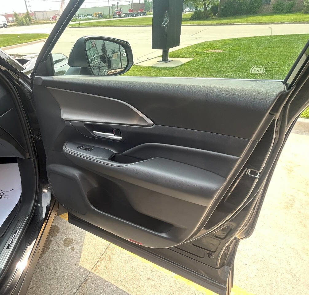 Used 2024 Toyota Grand Highlander AWD image 29