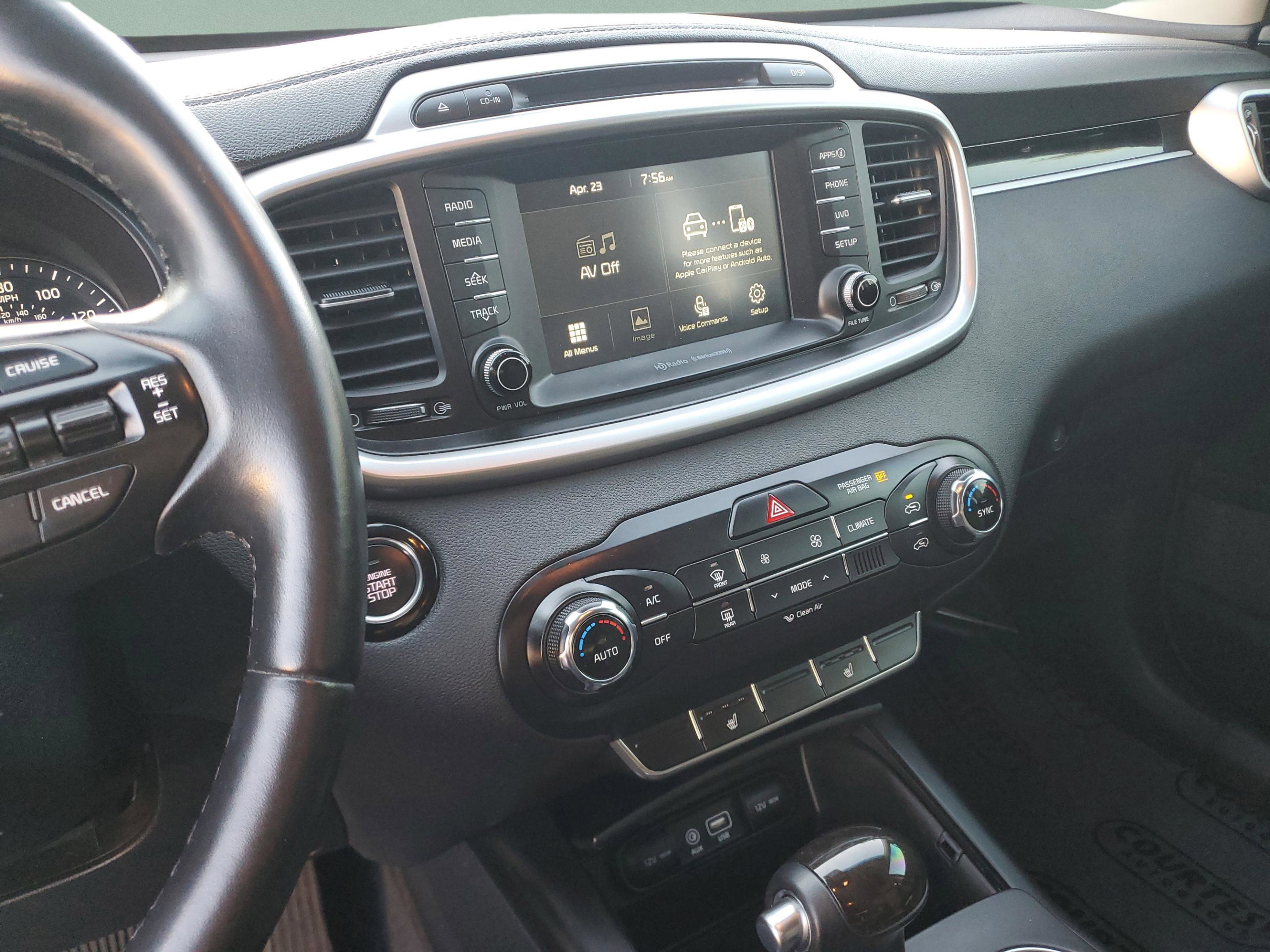 Used 2017 Kia Sorento LX image 25