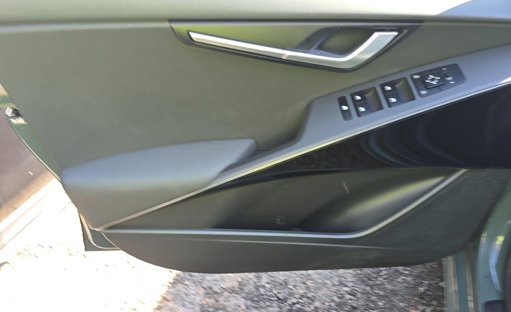 Used 2023 Kia Niro Wind w/ Wind Preserve Package FWD image 12