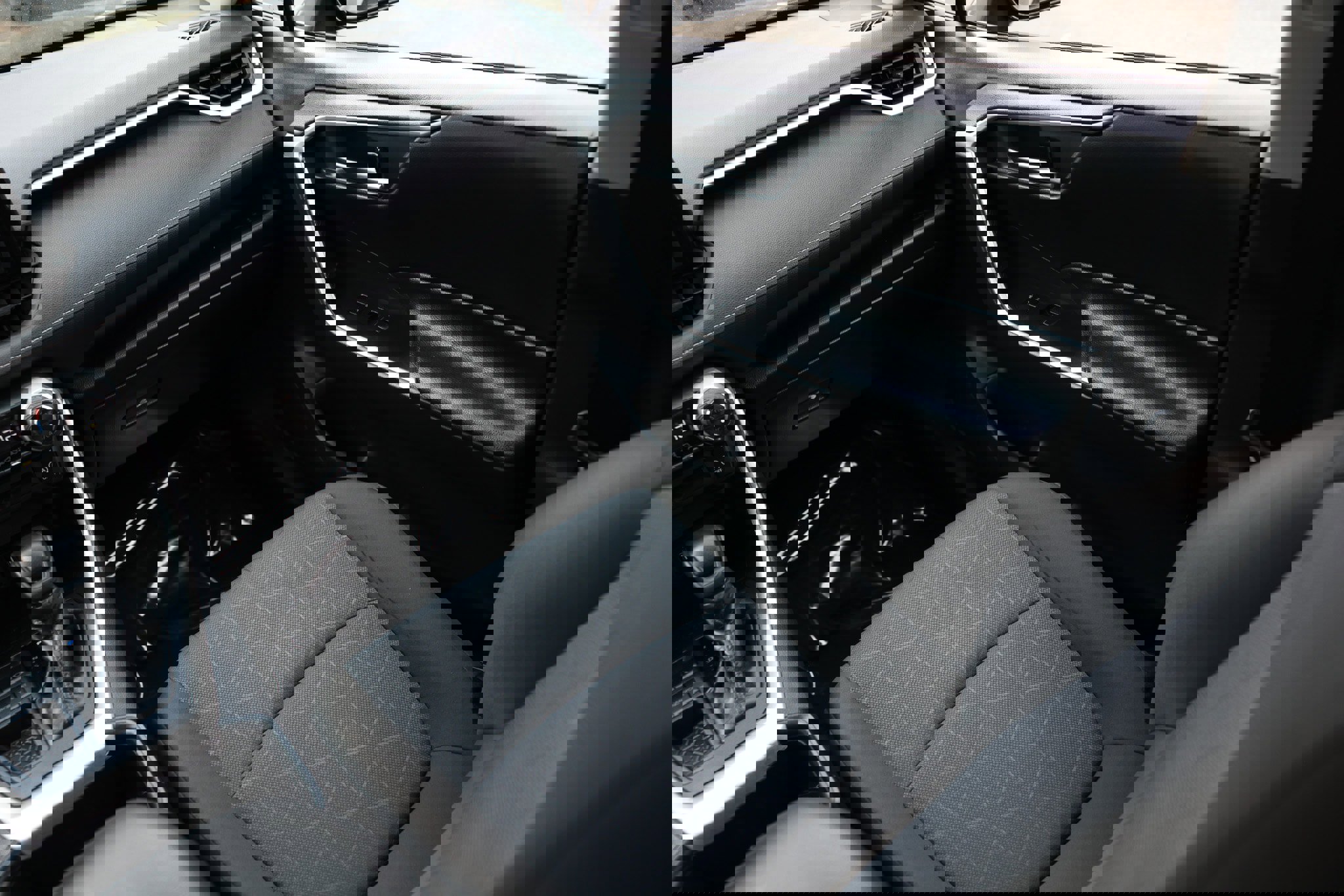 Used 2022 Toyota RAV4 XLE image 27