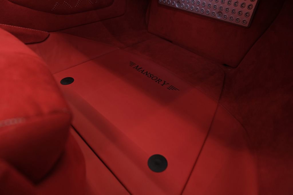 Used 2022 Ferrari SF90 Spider image 44