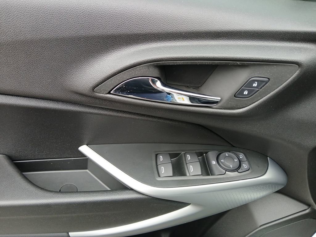 New 2026 Chevrolet Trax LS w/ LS Convenience Package image 11