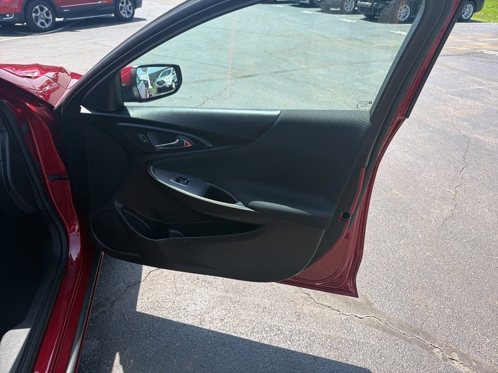 Used 2023 Chevrolet Malibu RS FWD image 38