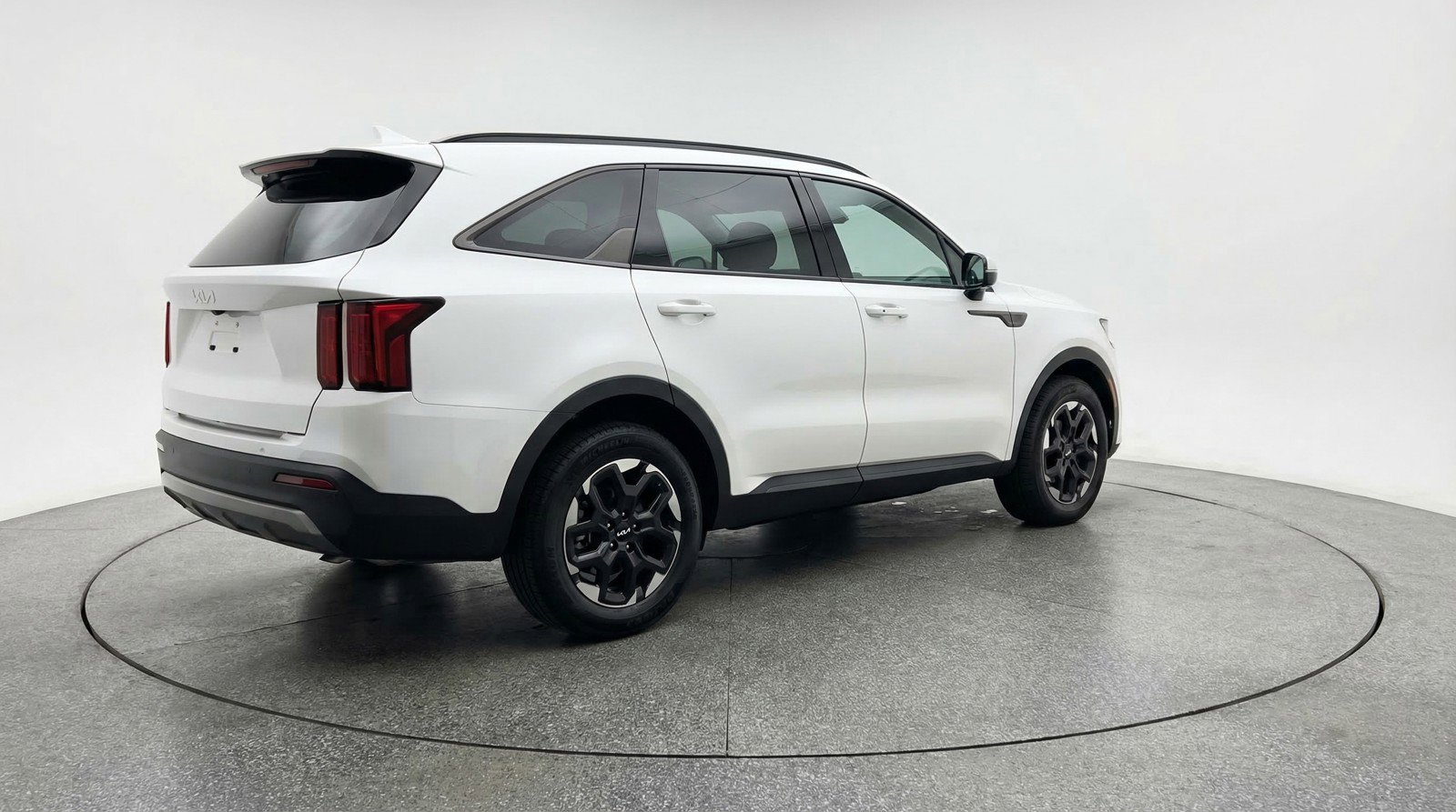 Used 2024 Kia Sorento S image 9