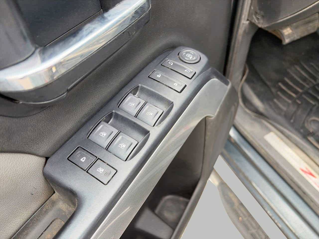 Used 2018 Chevrolet Silverado 1500 LT w/ All Star Edition AWD/4WD image 15
