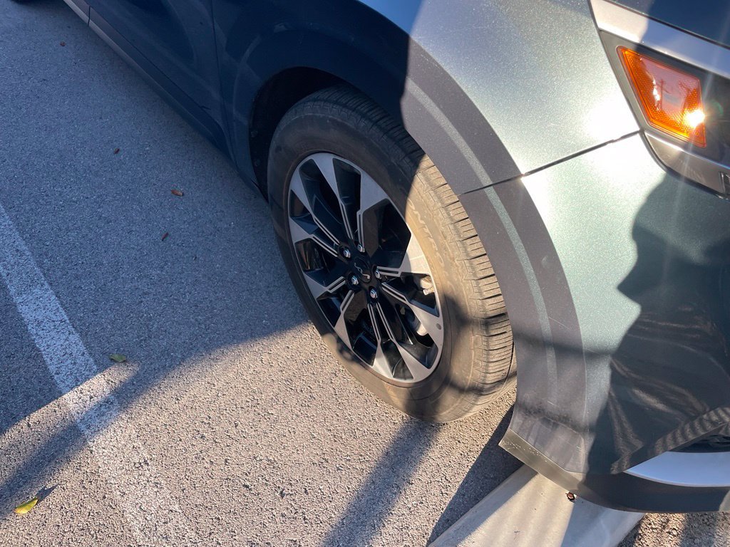 Certified 2022 Kia Carnival EX FWD image 8