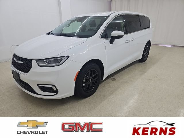 Used 2023 Chrysler Pacifica Touring-L