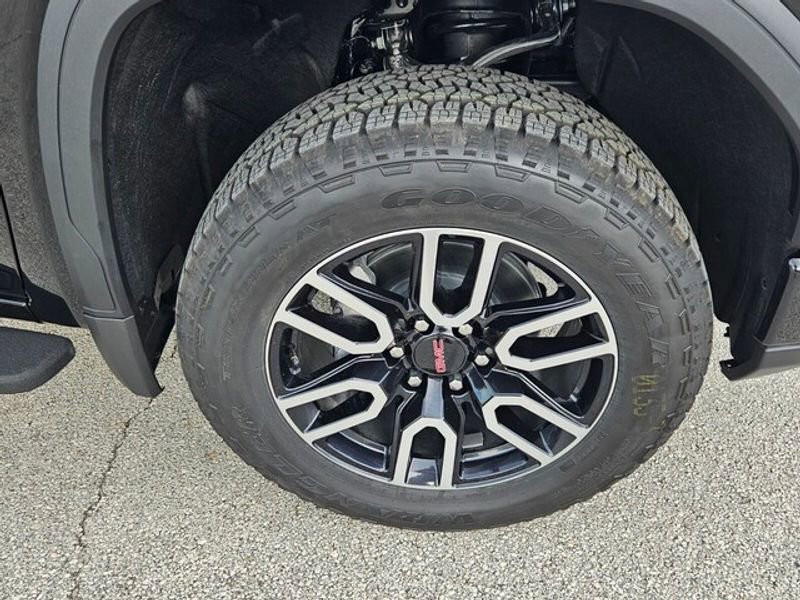 New 2026 GMC Sierra 1500 AT4 w/ AT4 Premium Package image 16