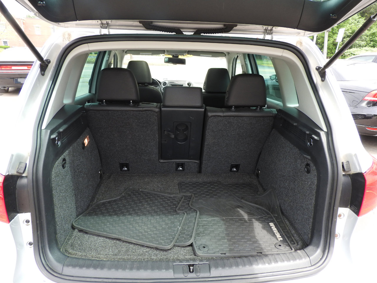 Used 2016 Volkswagen Tiguan SE image 15