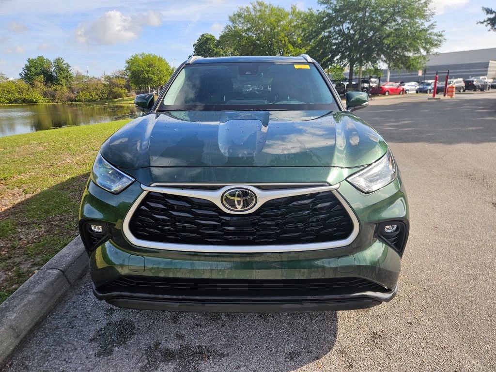 Used 2023 Toyota Highlander XLE image 8