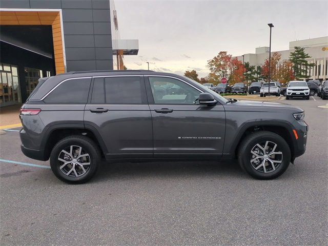 New 2025 Jeep Grand Cherokee Limited w/ Trailer Tow Package image 3
