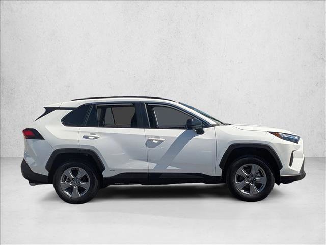 Used 2025 Toyota RAV4 LE AWD/4WD image 4