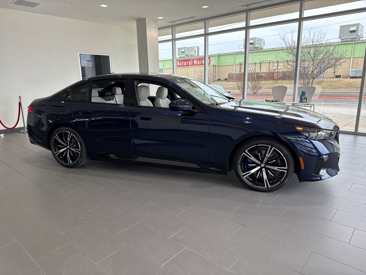 New 2026 BMW 550e xDrive AWD/4WD image 1