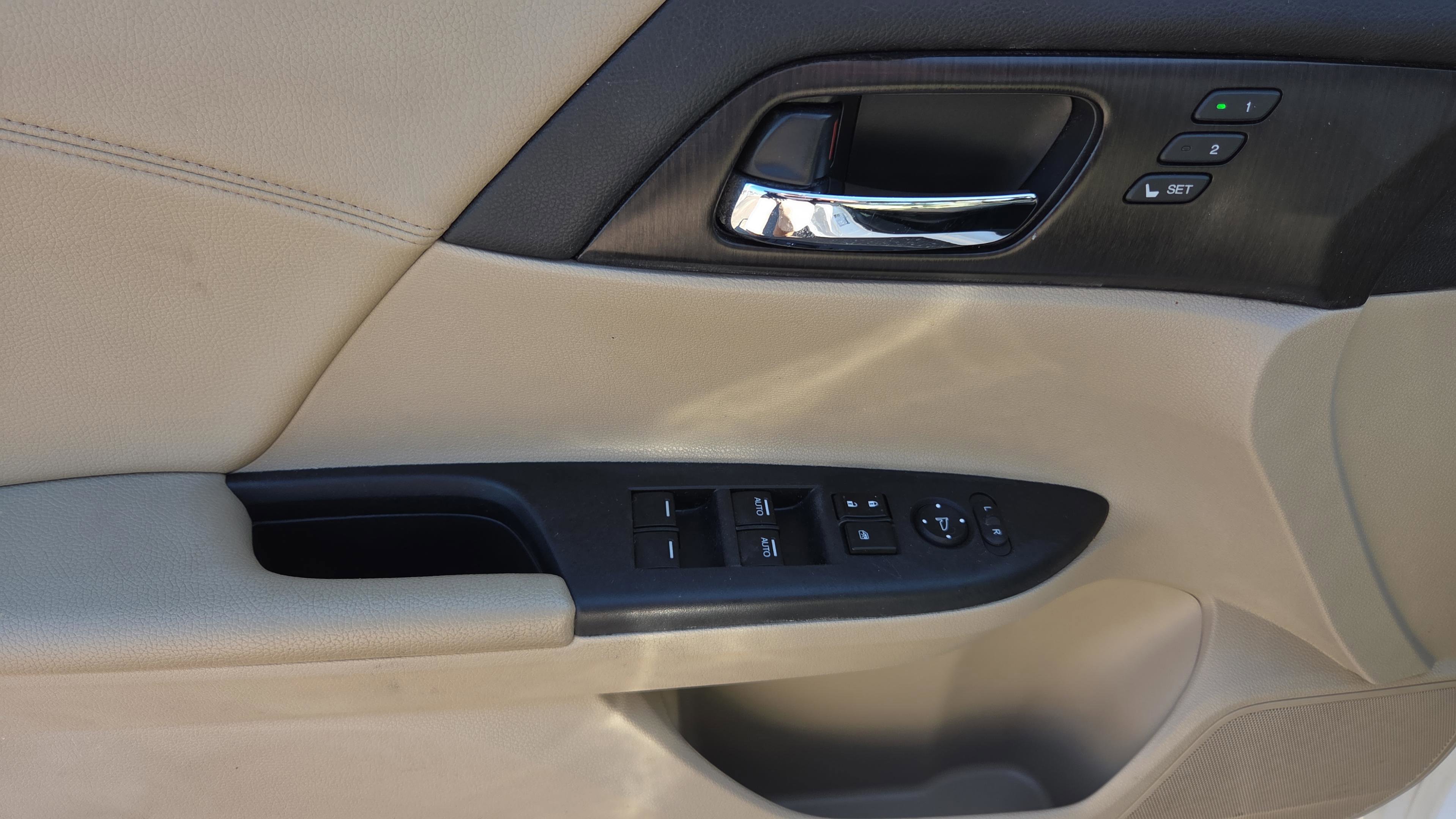 Used 2013 Honda Accord EX-L image 25