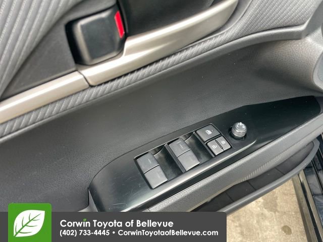 Used 2025 Toyota Camry SE image 11