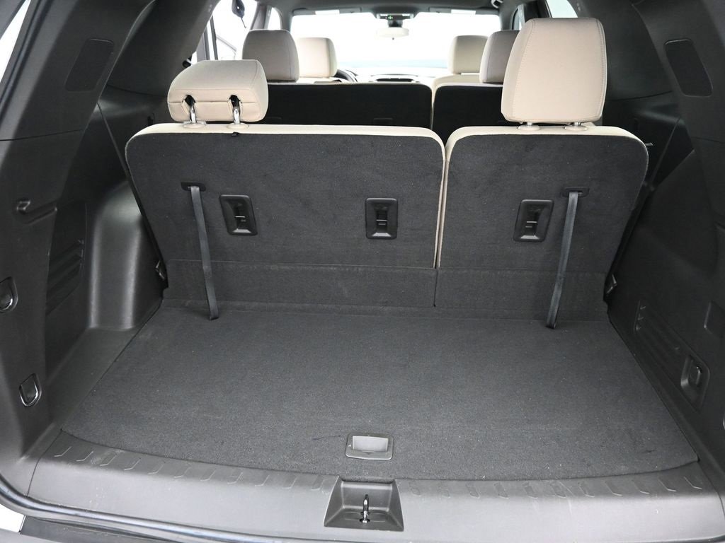 Used 2023 Chevrolet Traverse LS image 14