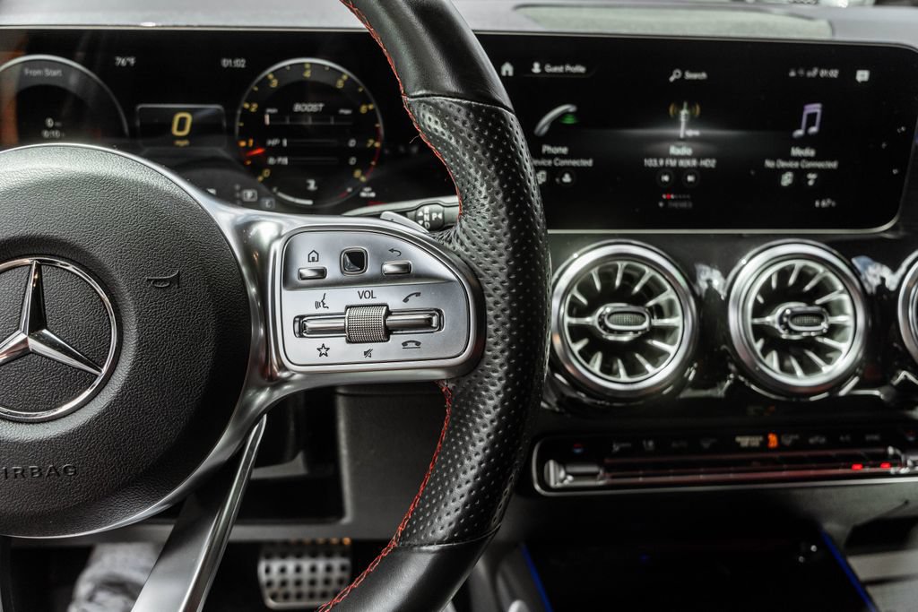 Used 2023 Mercedes-Benz GLB 35 AMG 4MATIC w/ AMG Night Package Plus image 21