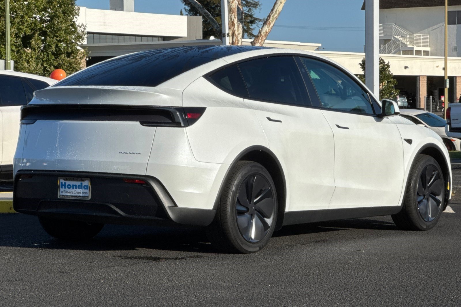 Used 2026 Tesla Model Y Long Range AWD/4WD image 9