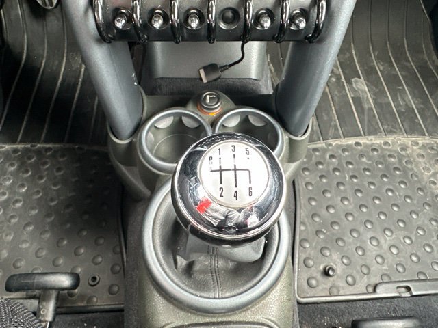 Used 2004 MINI Cooper S FWD image 13