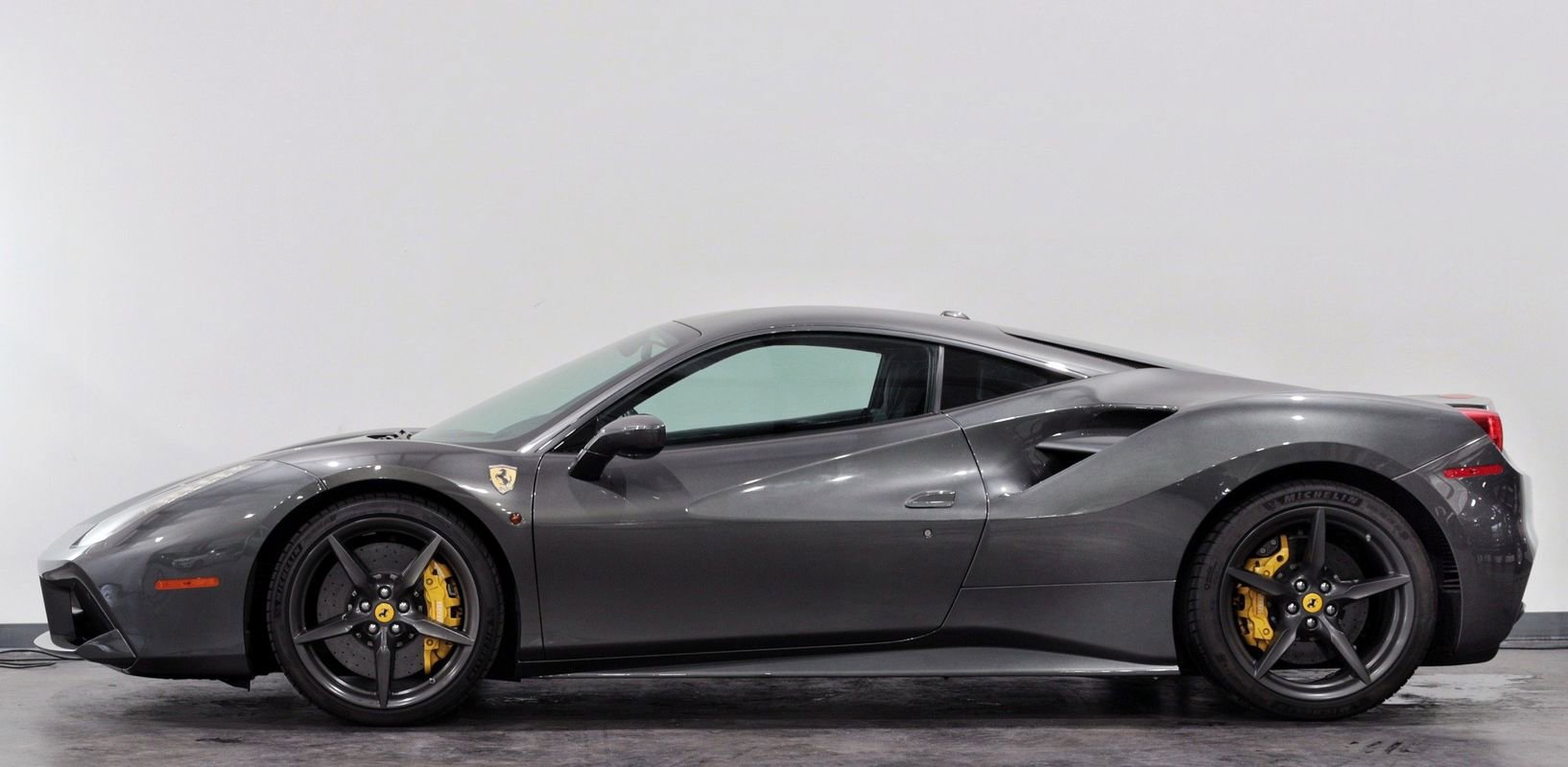 Used 2016 Ferrari 488 GTB image 7