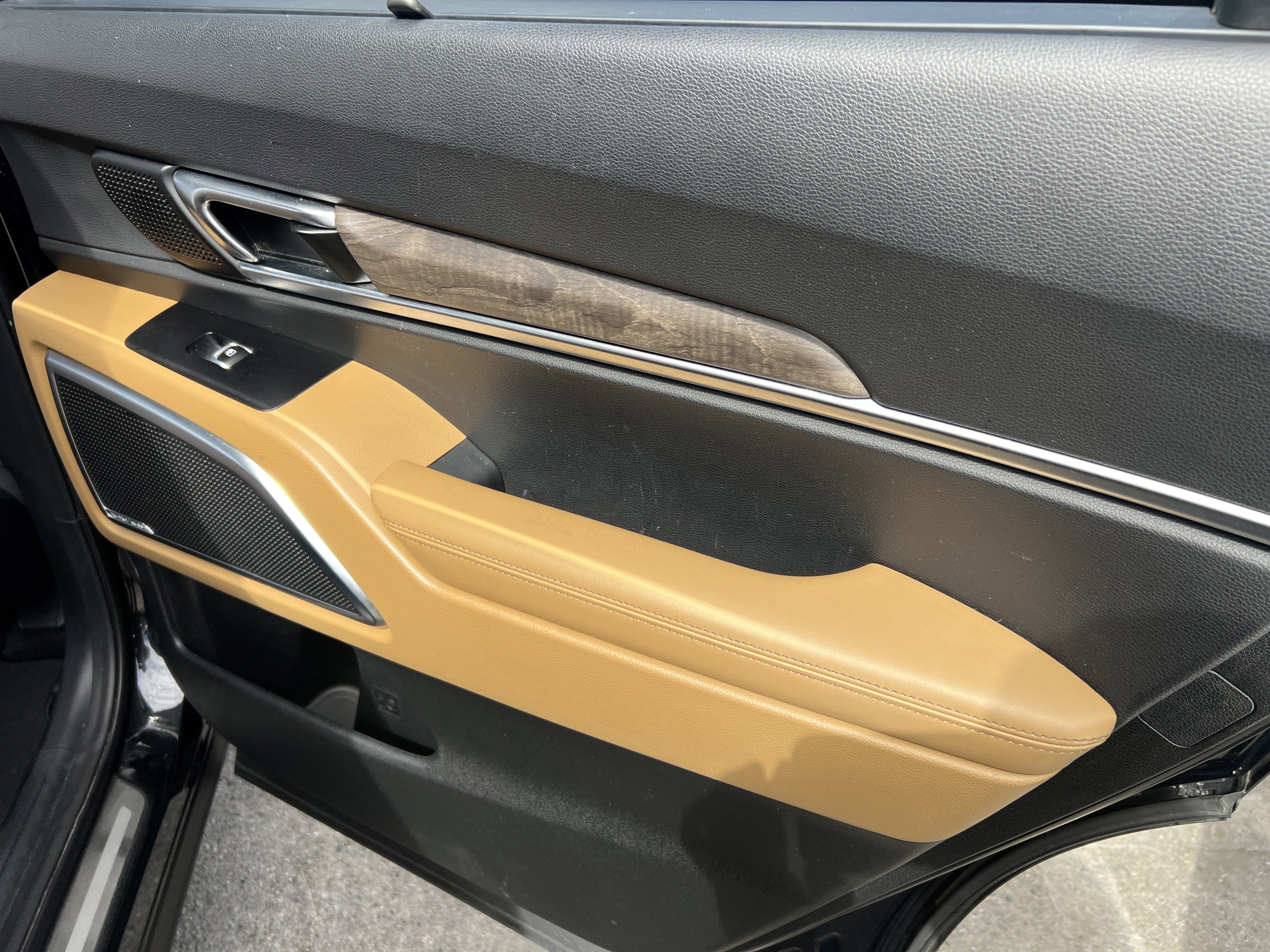 Used 2020 Kia Telluride SX w/ Towing Package image 19