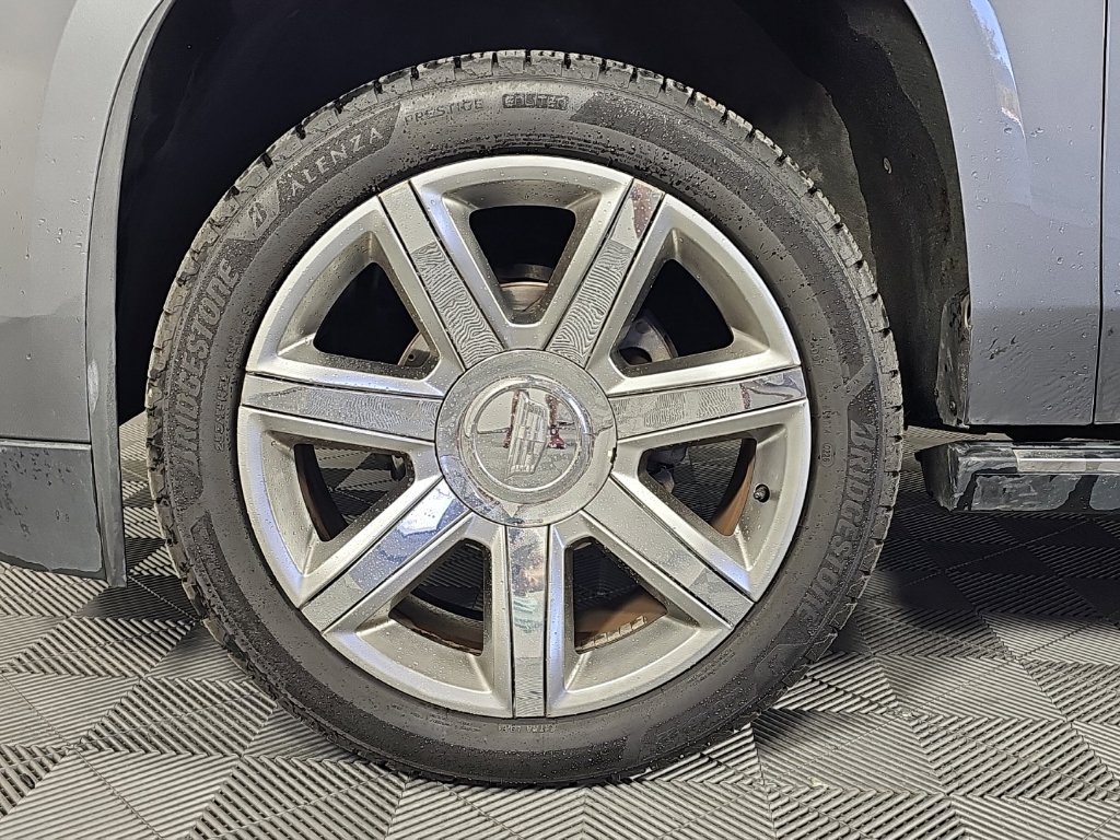 Used 2018 Cadillac Escalade ESV Premium Luxury RWD image 9