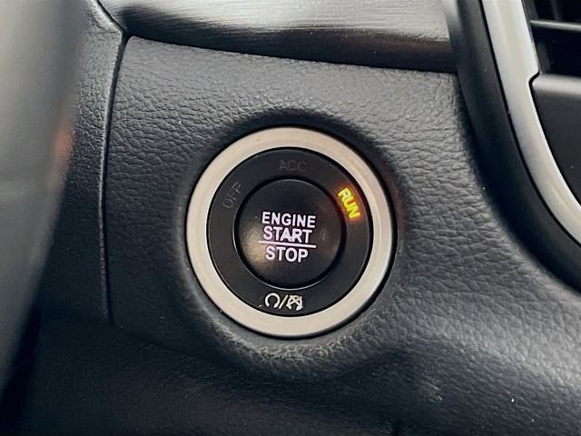 Used 2017 Chrysler 200 Limited Platinum image 16