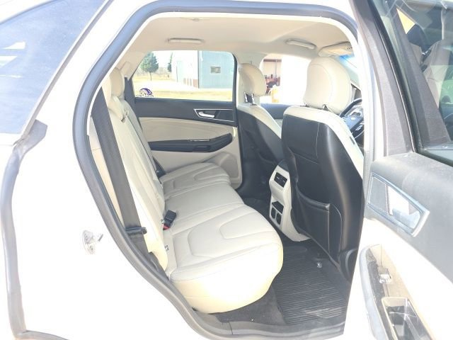 Used 2018 Ford Edge Titanium w/ Ford Safe & Smart Package image 19