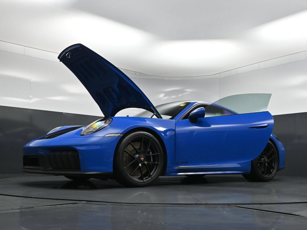 Used 2025 Porsche 911 Carrera GTS RWD image 36