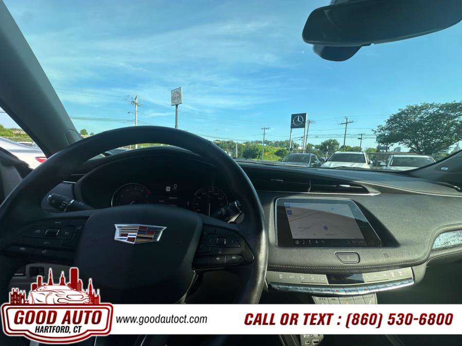 Used 2019 Cadillac XT4 Luxury w/ Cold Weather Package image 17