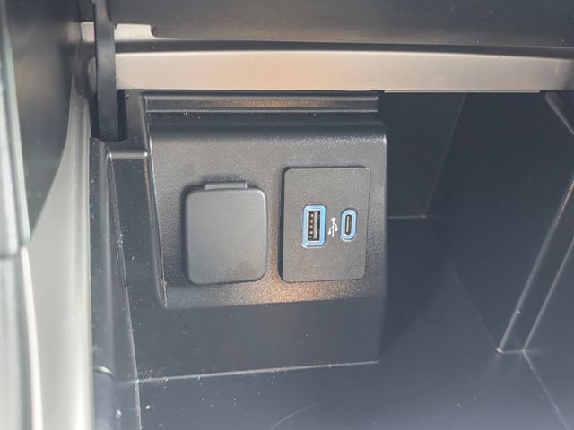 Used 2023 Ford Explorer XLT RWD image 21